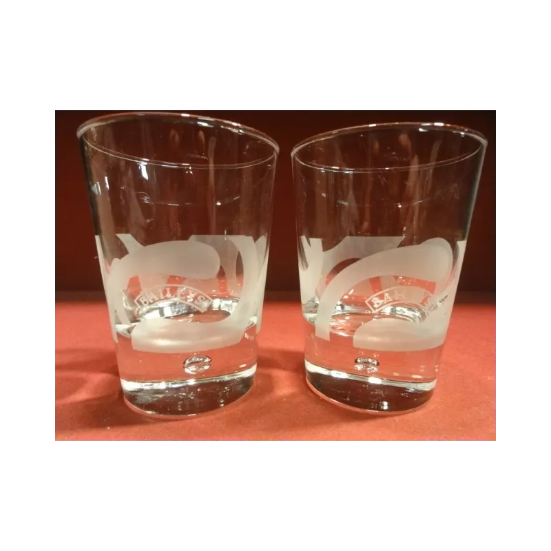 DEUX VERRES BAILEY'S HT. 10.70CM