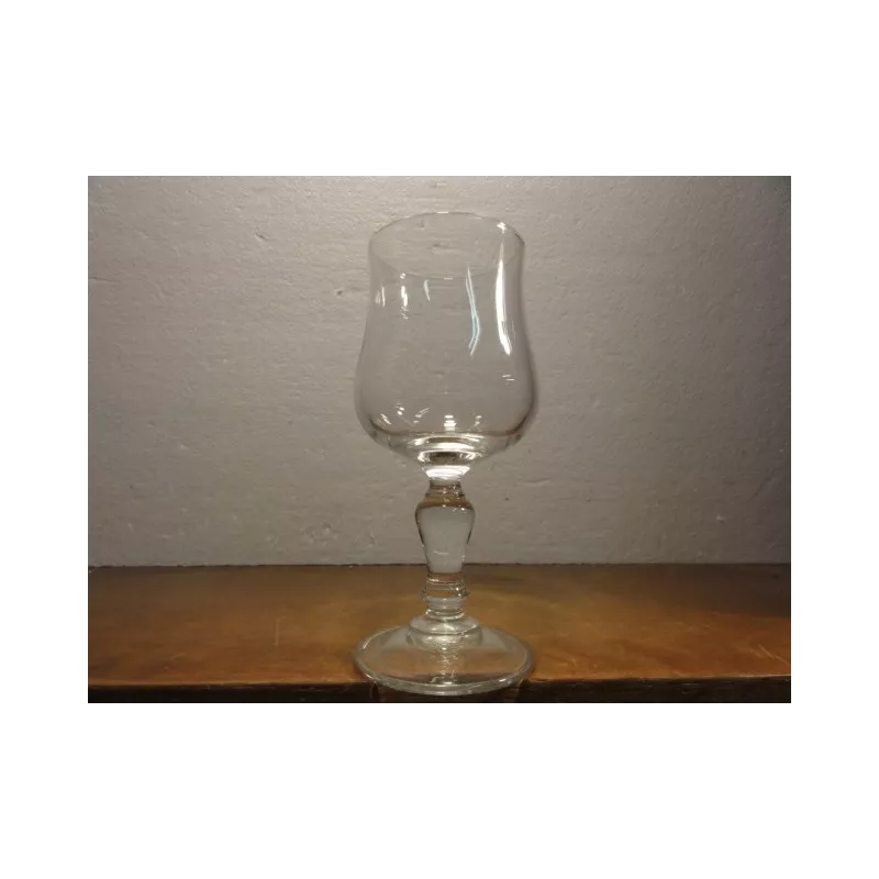 12 VERRES A VIN  23CL  HT. 16CM