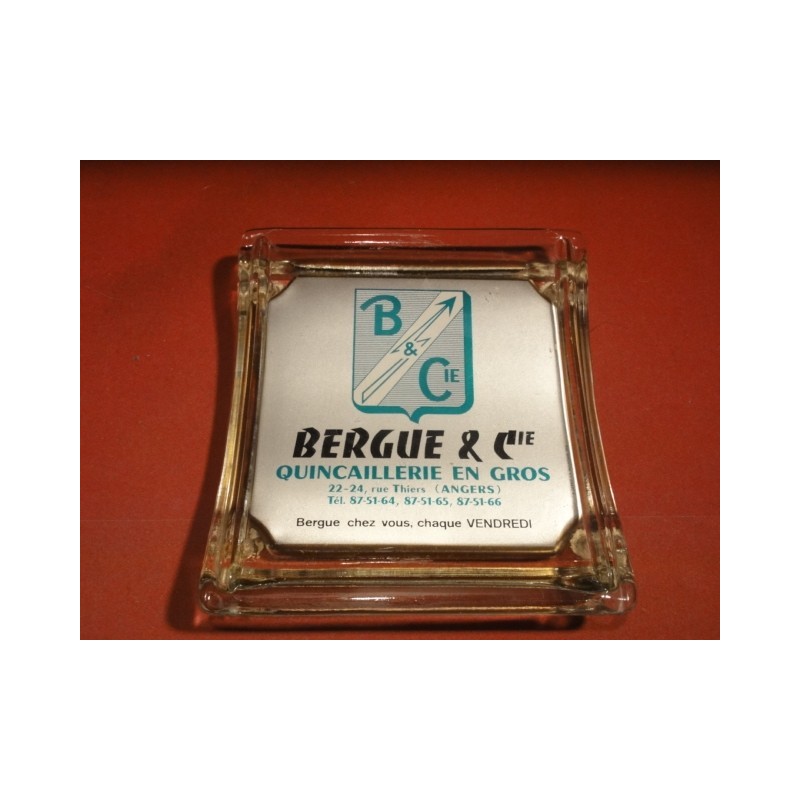 RAMASSE-MONNAIE BERGUE ANGERS 19.50CM X18CM