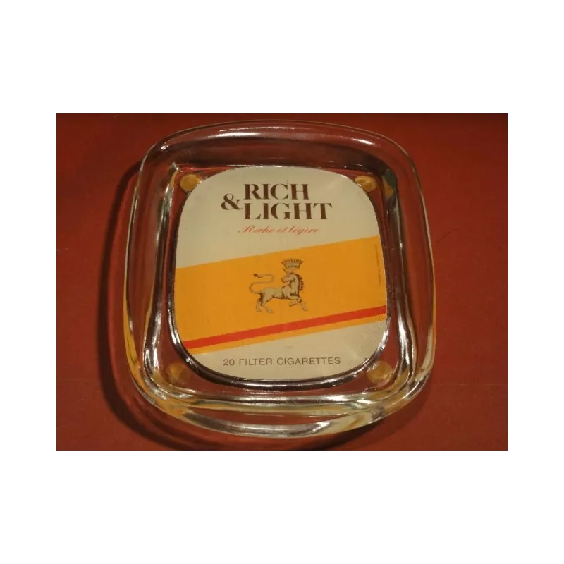 RAMASSE-MONNAIE  CIGARETTES RICH&LIGHT 21.50CMX18CM