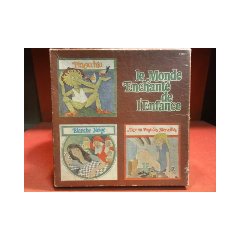 3 MUSICASSETTES EN COFFRET COLLECTOR  LE MONDE ENCHANTE  DE L'ENFANCE