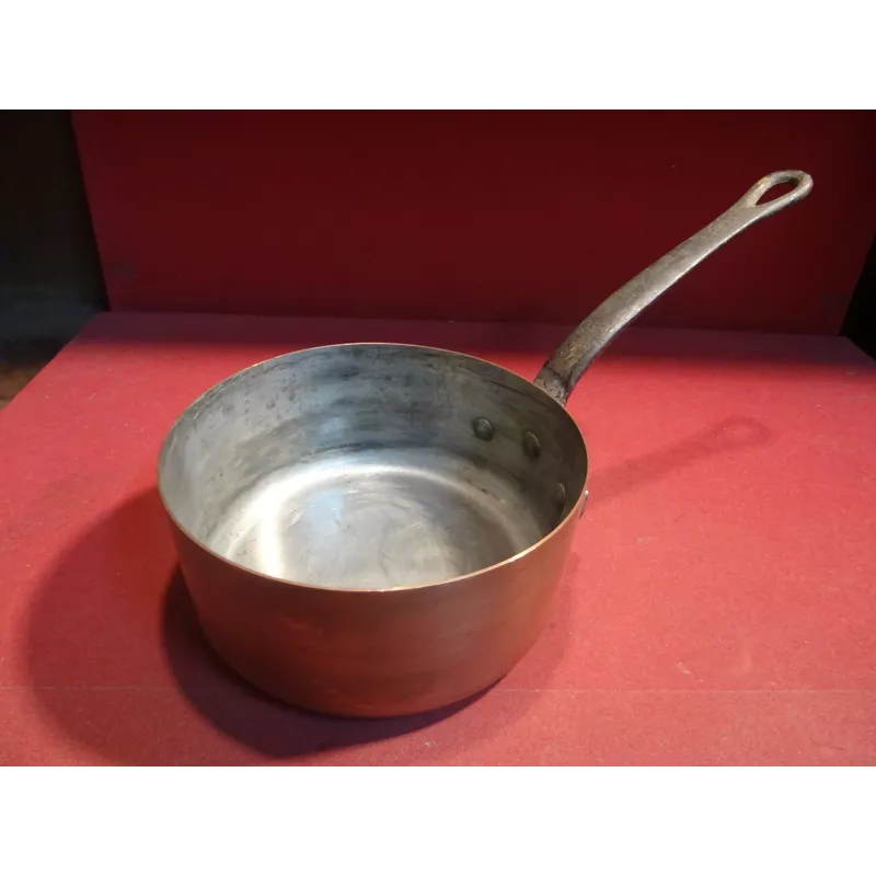 4 CASSEROLES EN CUIVRE Tigrebock