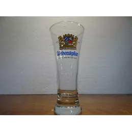 1 VERRE WEIHENSTEPHAN 25CL HT. 18.20CM