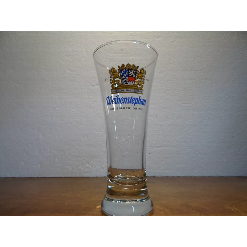 1 VERRE WEIHENSTEPHAN 25CL HT. 18.20CM