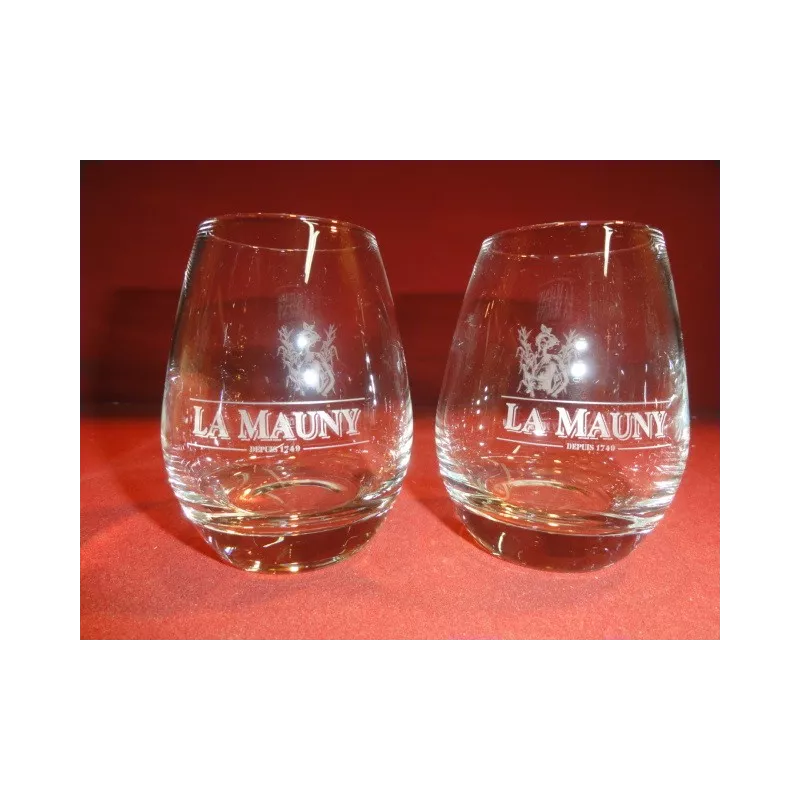 DEUX VERRES RHUM LA MAUNY HT. 9.50CM