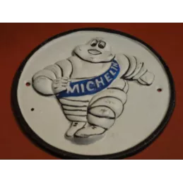 UNE PLAQUE MICHELIN EN FONTE  DIAMETRE 18.20CM