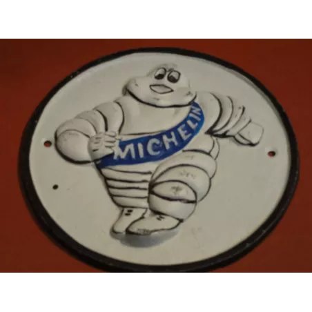 UNE PLAQUE MICHELIN EN FONTE  DIAMETRE 18.20CM