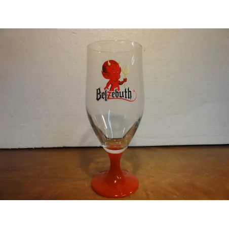 1 VERRE BELZEBUTH 33CL  HT. 18.30CM