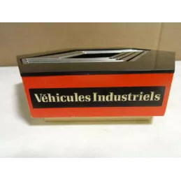 CENDRIER RENAULT 18CM X16CM