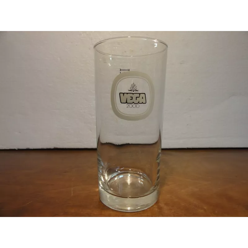 1 VERRE VEGA 2000 25CL HT.13.40CM