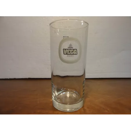 1 VERRE VEGA 2000 25CL HT.13.40CM