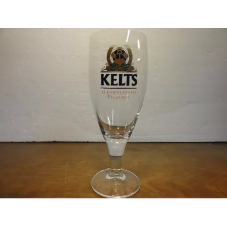 1 VERRE KELTS 25CL HT.18.80CM