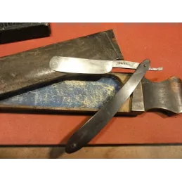 DEUX RASOIRS COUPE CHOUX OPINEL-BLANCHI