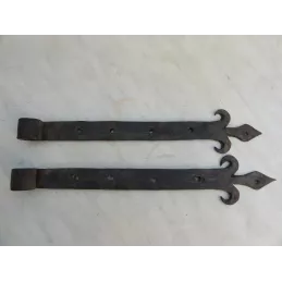 DEUX FERRURES POUR VOLET  FABRICATION ARTISANALE