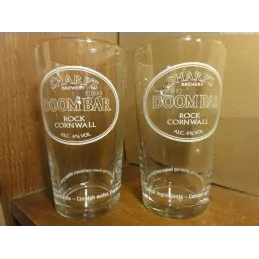 DEUX VERRES SHARP'S DOOMBAR...