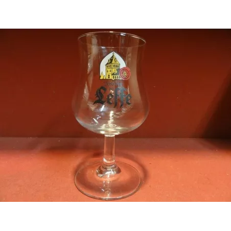 1 VERRE LEFFE 25CL HT. 16CM ECRITURE NOIR