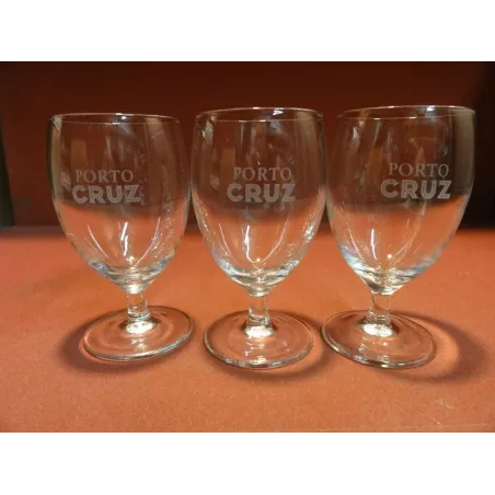 3 VERRES PORTO CRUZ 10CL HT 10CM