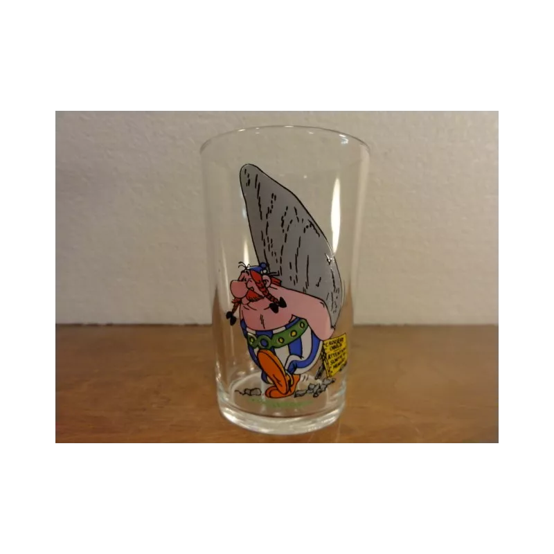 1 VERRE A MOUTARDE OBELIX  1968