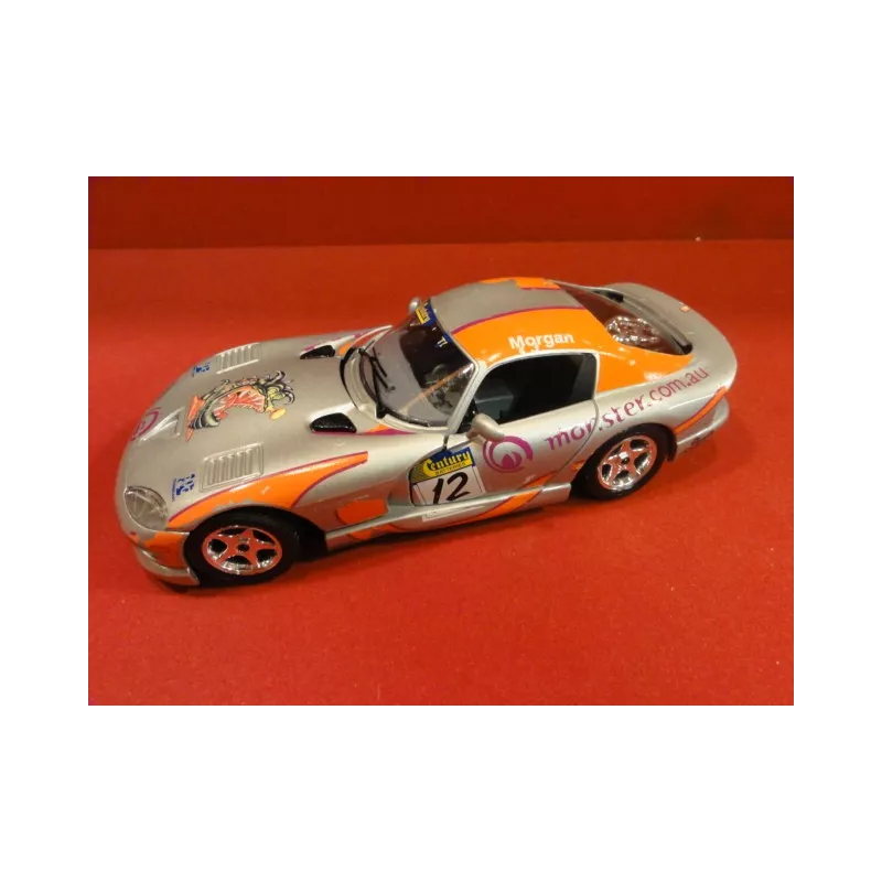 1 VOITURE  VIPER GTS COUPE 1/24