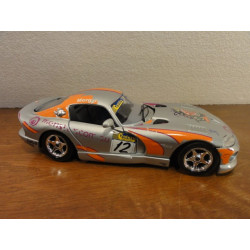 1 VOITURE  VIPER GTS COUPE 1/24