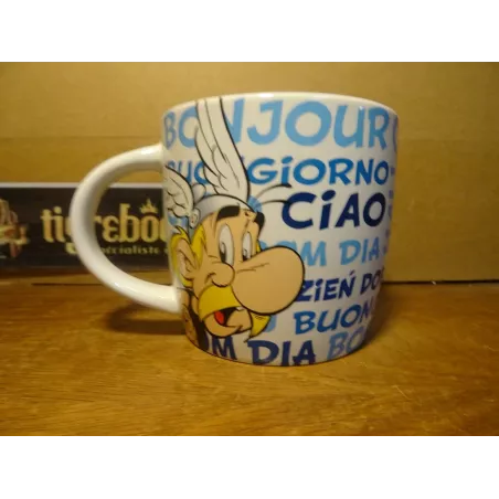 MUG ASTERIX  HT 8.50CM ANNEE 2017