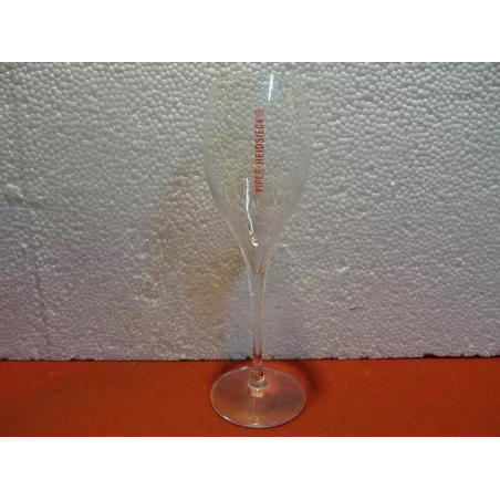 6 FLUTES PIPER HEIDSIECK 16CL HT.19.30CM