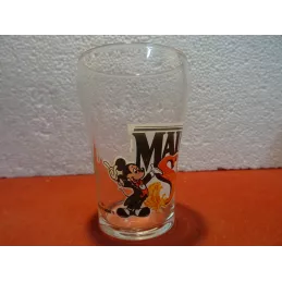 1 VERRE  DISNEY  MAIN STREET USA HT 10CM