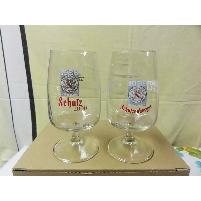 DEUX VERRES SCHUTZ DIFFERENTS 25CL 