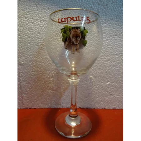 1 VERRE LUPULUS 33CL HT 21.50CM