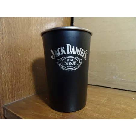 1 GOBELET JACK DANIEL'S EN METAL  HT 11CM