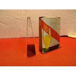 2 CHEVALETS CHAMPAGNE MUMM  12CM X9CM