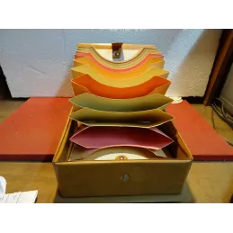PORTE DOSSIER OU COURRIER 24CM X22CM X9CM