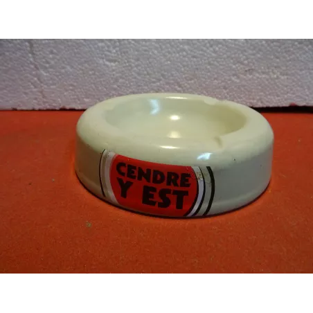 CENDRIER  LUCKY STRIKE EN TOLE  DIAMETRE 12CM