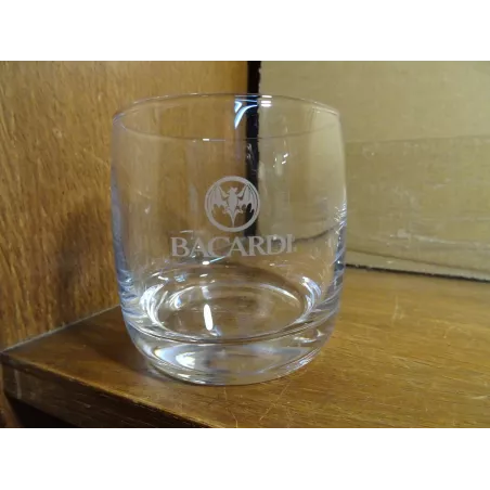 6 VERRES BACARDI 31CL HT. 8.30CM