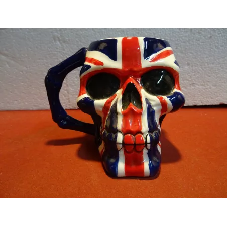 MUG TETE DE MORT HT 11CM