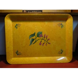 PLATEAU EN PLASTIQUE EPAIS ET DUR  49CM X37CM