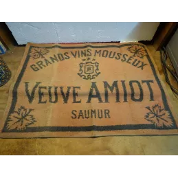 TAPIS  VEUVE AMIOT  SAUMUR 68CM X51CM