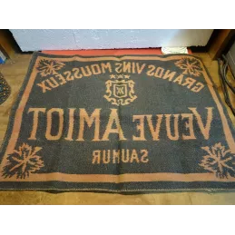 TAPIS  VEUVE AMIOT  SAUMUR 68CM X51CM