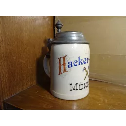 CHOPE HACKER-BRAU EN GRES 40CL AVEC COUVERCLE