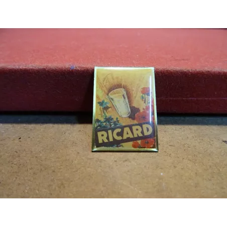 PIN'S RICARD  LE VERRE