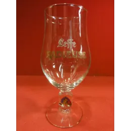 1 VERRE LEFFE RADIEUSE 33 CL