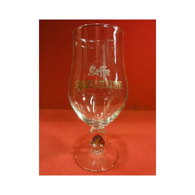 1 VERRE LEFFE RADIEUSE 33 CL