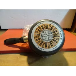 TEFAL  CASSEROLE  AVEC COUVERCLE  DIAMETRE 16CM