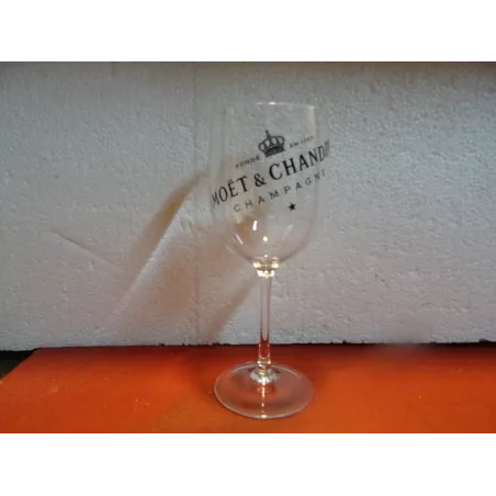 6 VERRES  CHAMPAGNE MOET&CHANDON 50CL