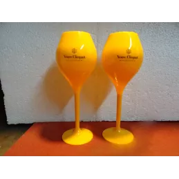 2 VERRES CHAMPAGNE  VEUVE CLIQUOT  20/22CL HT 20.50CM