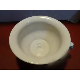 POT DE CHAMBRE  EN PORCELAINE