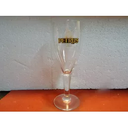 1 VERRE PETRUS 33CL HT.23.40CM