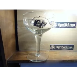 1 VERRE  LES ARTISANS DE LA BIERE  1.5L HT 26.50CM  ET DIAMETRE 18CM
