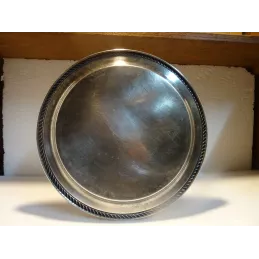 PLATEAU EN METAL ARGENTE  DIAMETRE 31CM