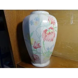 VASE EN PORCELAINE HT 23CM